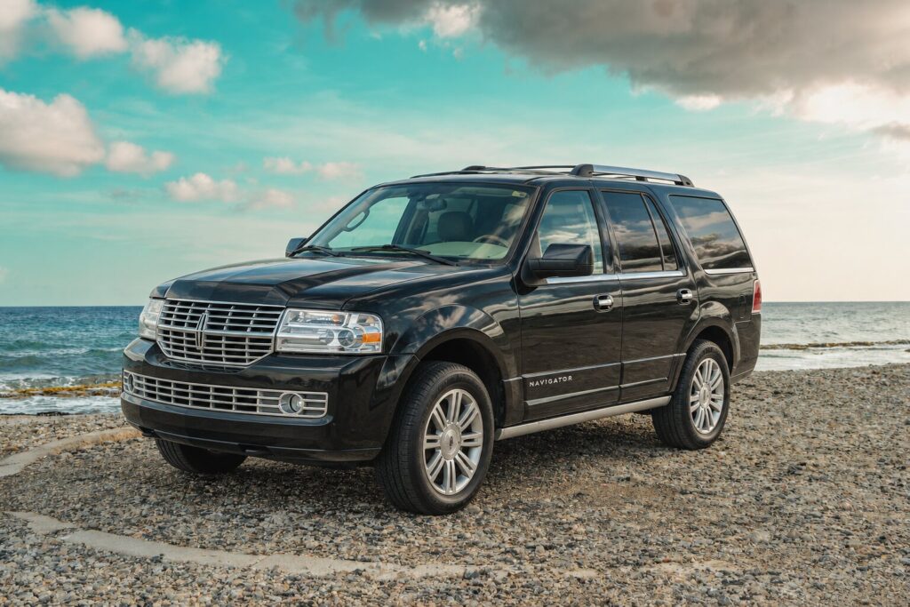 lincoln navigator family car Curacao